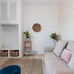 Reana Elegant Apartments By Konnect, Barbati